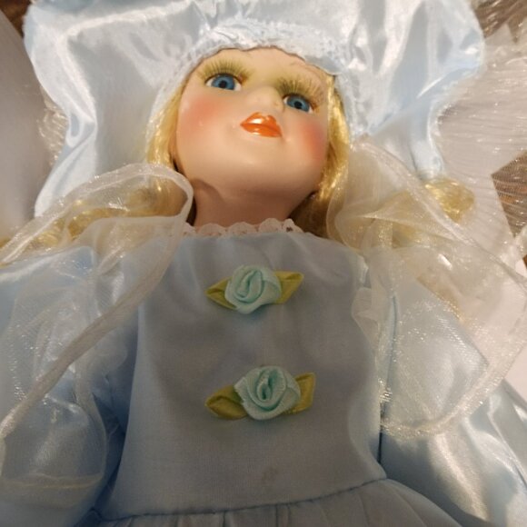 J. Misa - Porcelain Doll - VTG - Picture 6 of 7